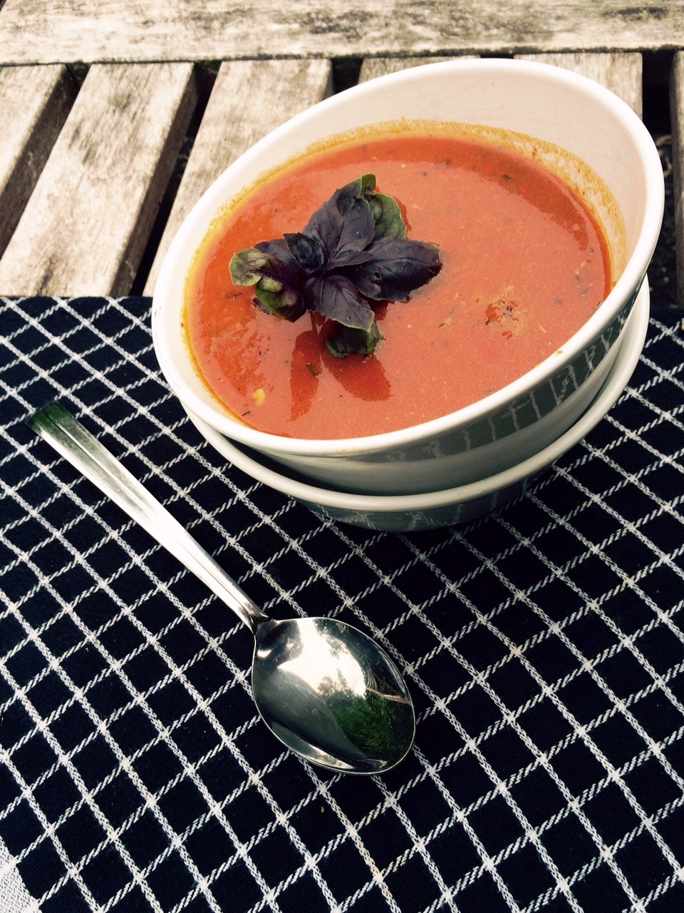 Tomaten-paprikasoep met gehaktballen